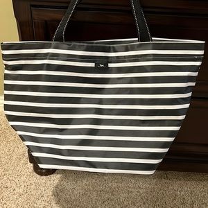 SCOUT Weekender Travel Bag Like New